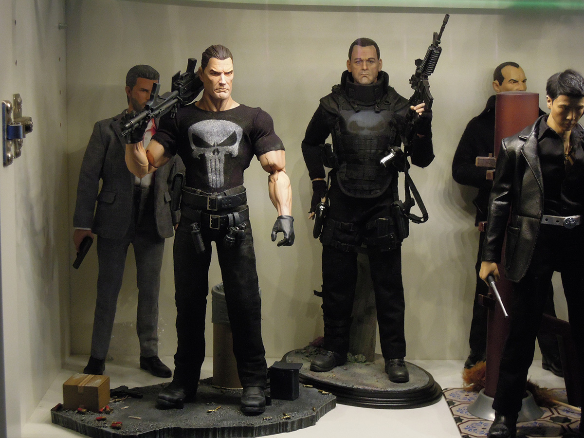 punisher_12_figure_ontheshelf.jpg