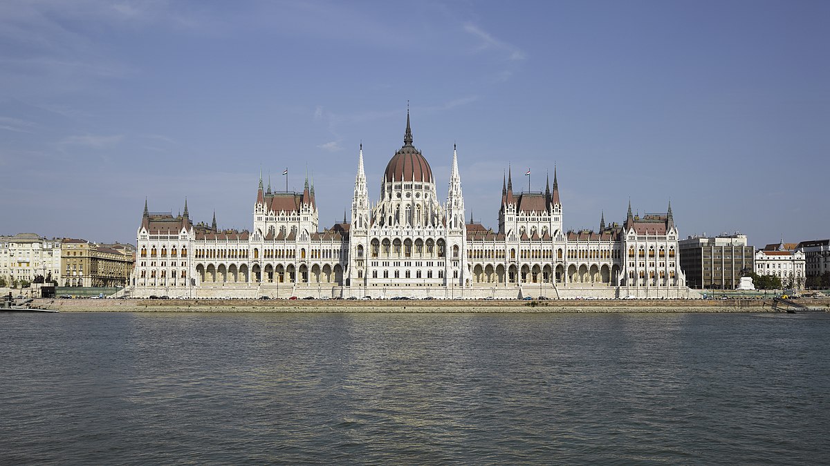 1200px-HUN-2015-Budapest-Hungarian_Parliament_%28Budapest%29_2015-01.jpg