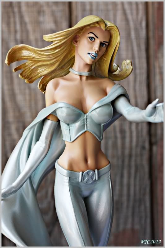 EmmaFrost10.jpg