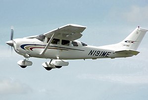 300px-Cessna.206h.stationair2.arp.jpg