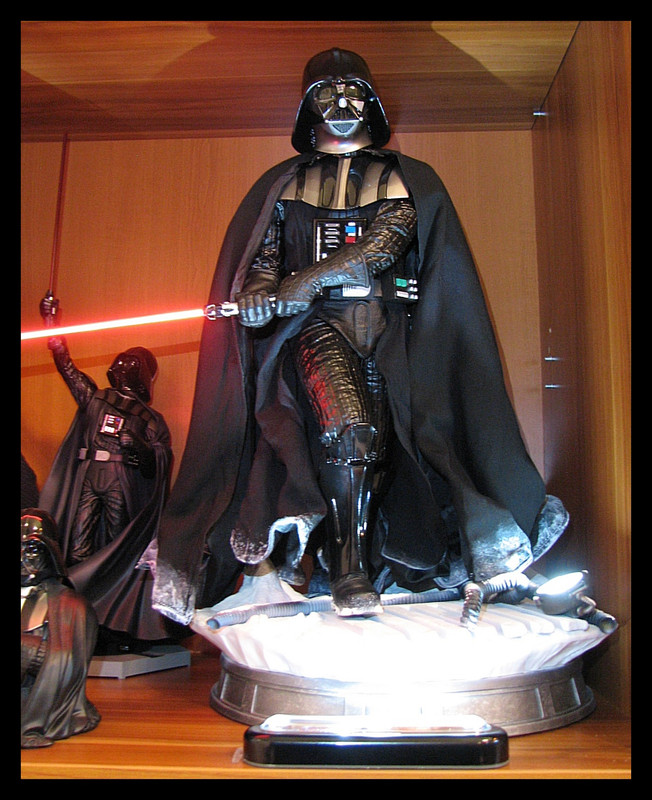Iron_Studios_Darth_Vader_Legacy_statue_25.jpg