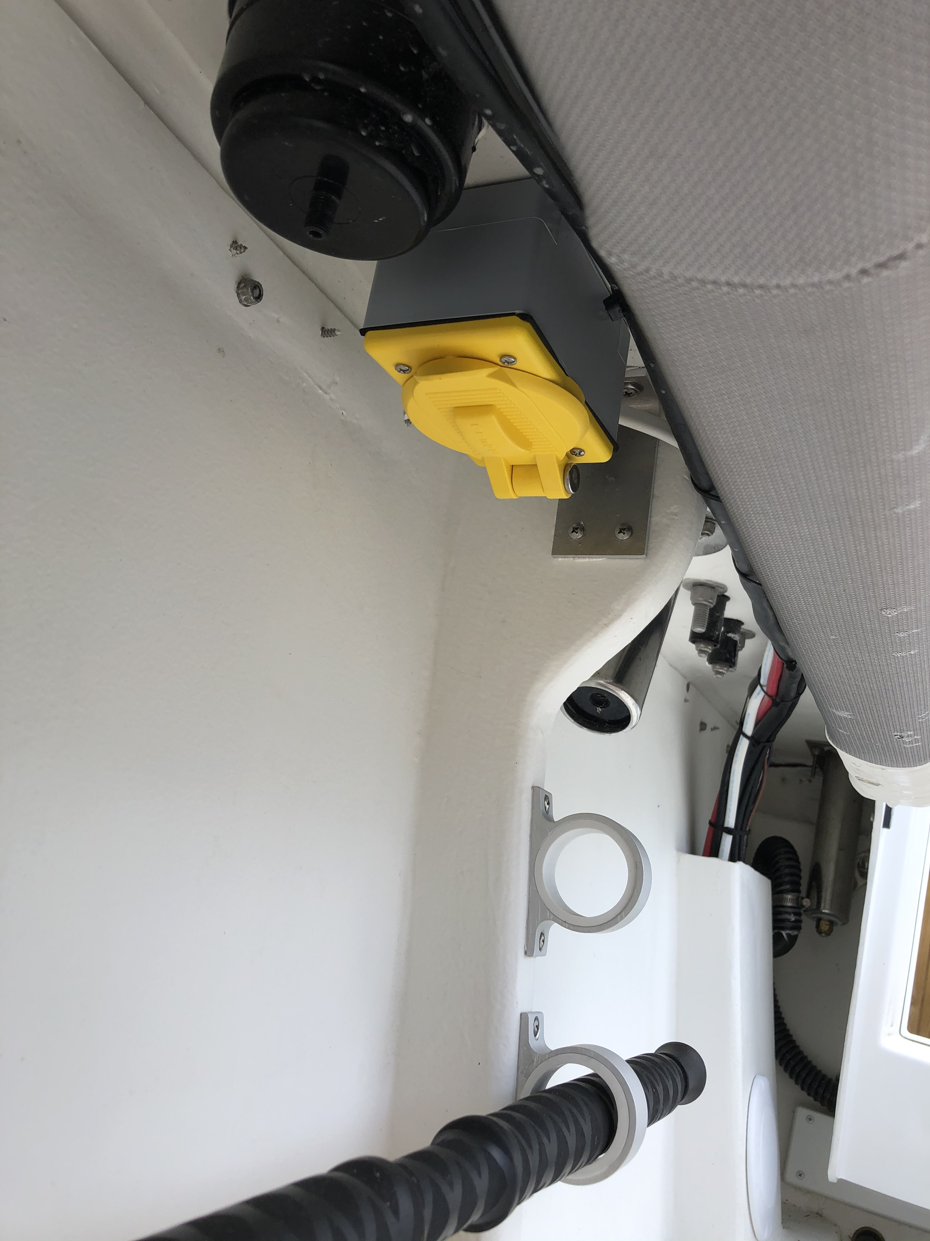Has anyone installed electric reel outlets on a 2801cc?