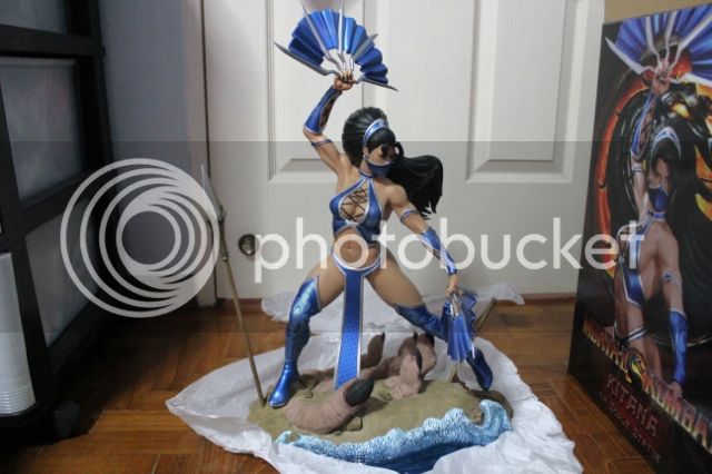 MK9_Kitana_Statue_39_zps92074c7b.jpg