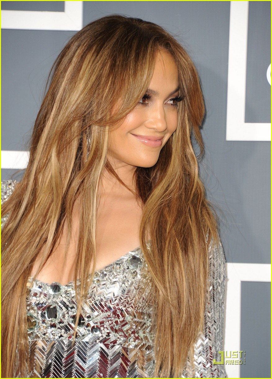 jennifer-lopez-2011-grammys-03.jpg