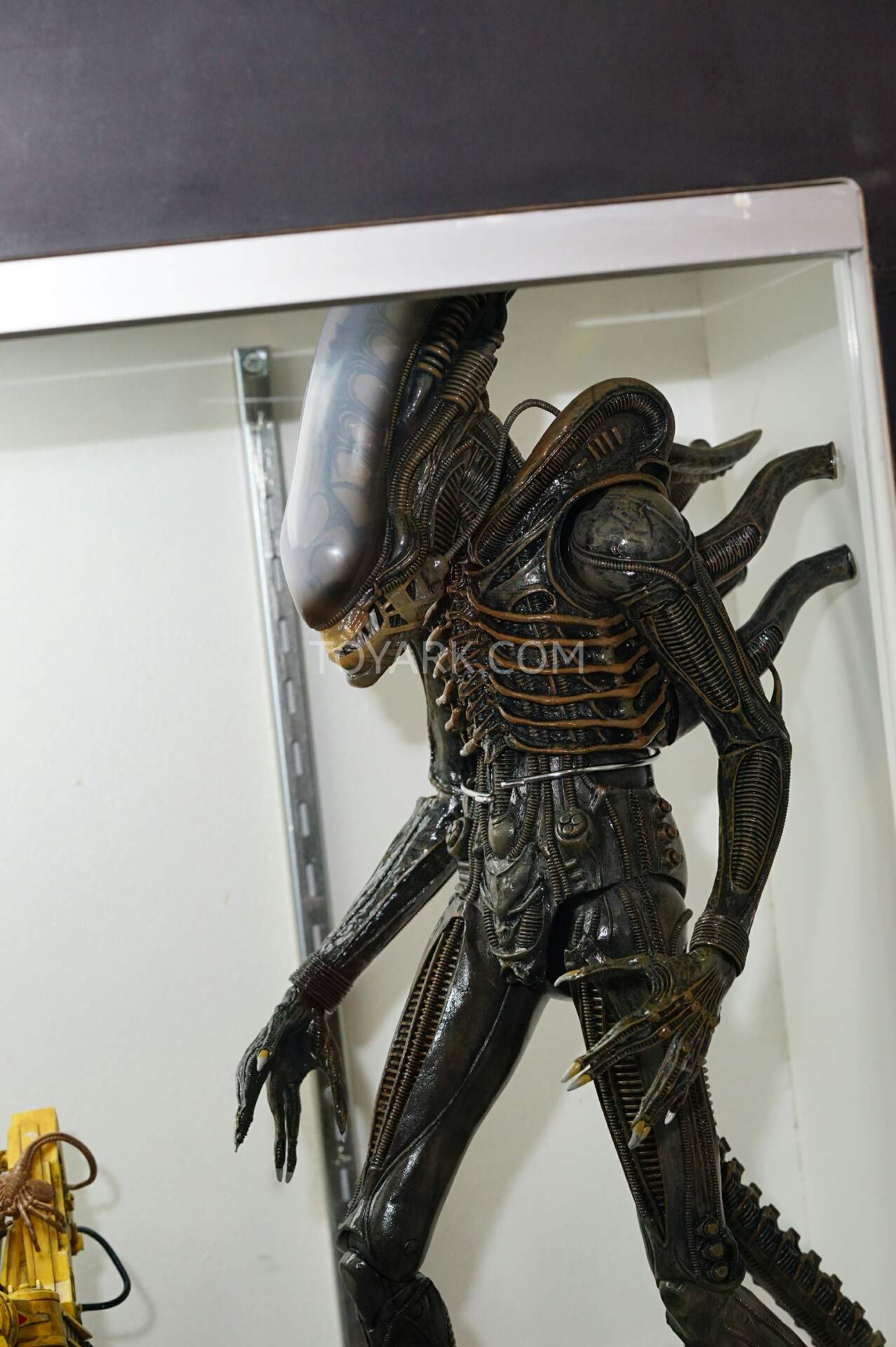 SDCC2015-NECA-Alien-and-Predator-051.jpg