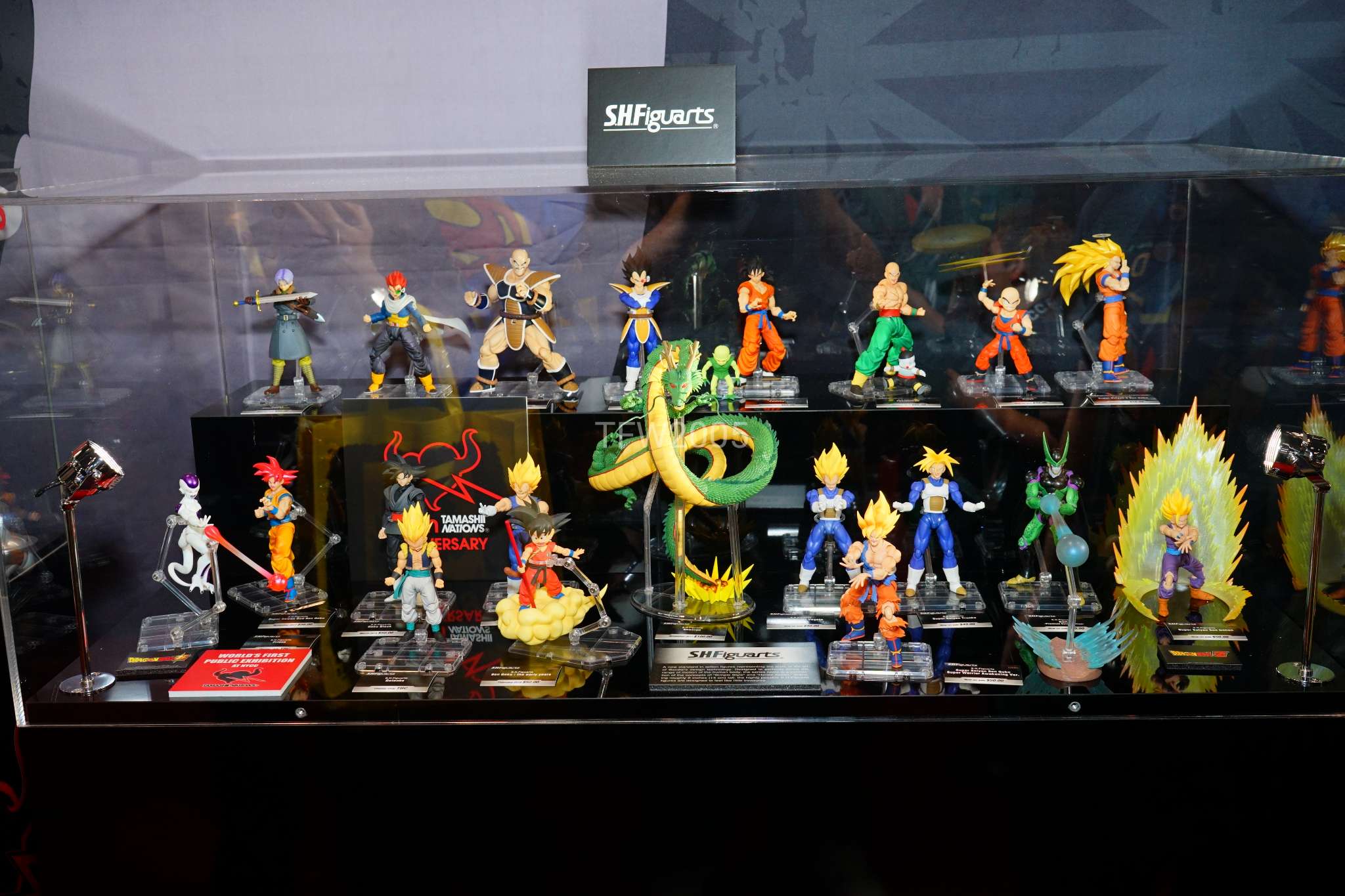 NYCC-2017-Tamashii-Nations-DBZ-001.jpg