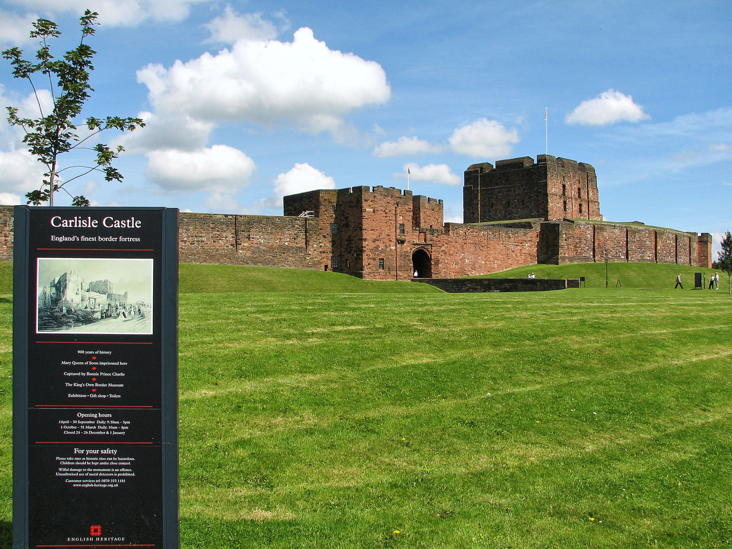 03701_07.08.09_Keswick_CARLISLE_HADRIANS WALL Tour_Carlisle Castle.jpg