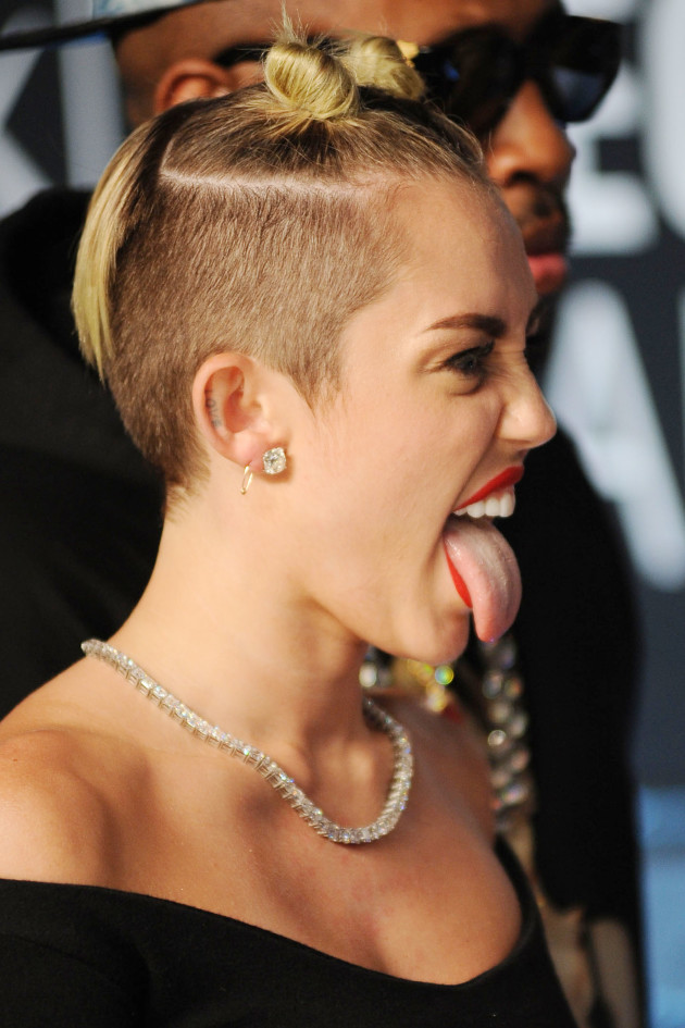 miley-cyrus-and-her-tongue.jpg