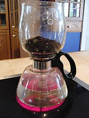 180px-Vacuumcoffeestep3.jpg