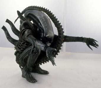 alien20crouching.jpg