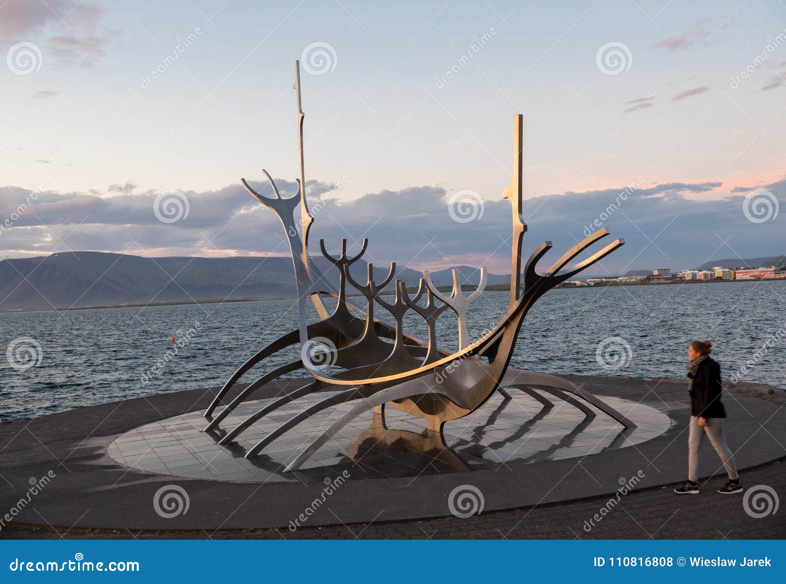 modern-metal-sculpture-resembling-to-viking-long-ship-sun-voyager-reykjavik-reyklavik-iceland-july-modern-metal-sculpture-110816808.jpg
