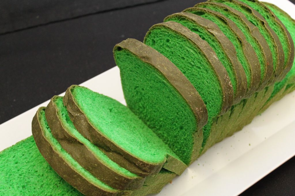 dorothy_ann_bakery_green_bread.JPG