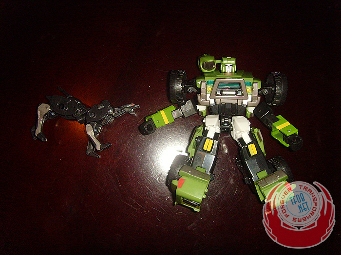 1222454444_toy_25th_hound_ravage_bot.jpg