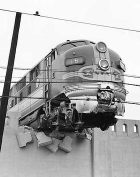 AT%26SF_train_19_crashing_through_a_retaining_wall_at_Los_Angeles_Union_Station.jpg
