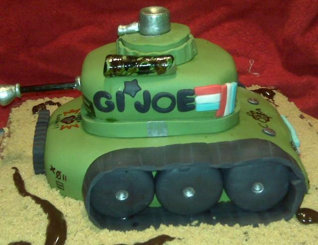 GI+Joe+Tank+cake.JPG