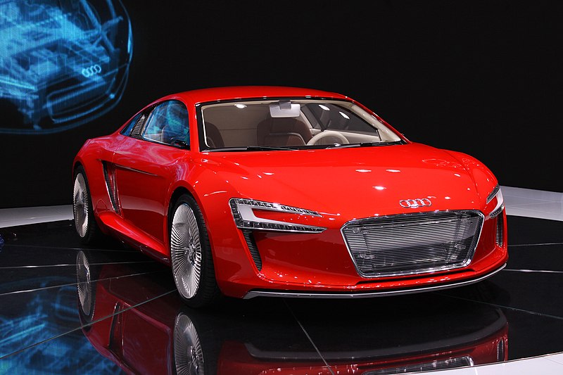 800px-Audi_e-tron_(Edit1).jpg