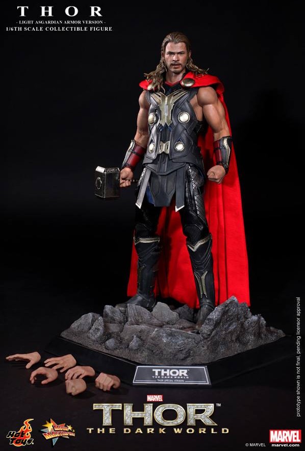 Hot-Toys-Thor-The-Dark-World-Thor-Light-Asgardian-Armor-Figure-and-Accessories-e1383146236939.jpg