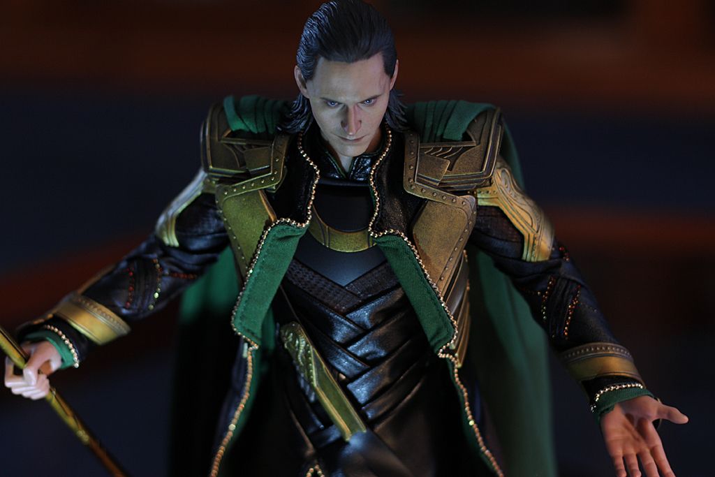 HotToysLoki7_zpsd7fbbb96.jpg