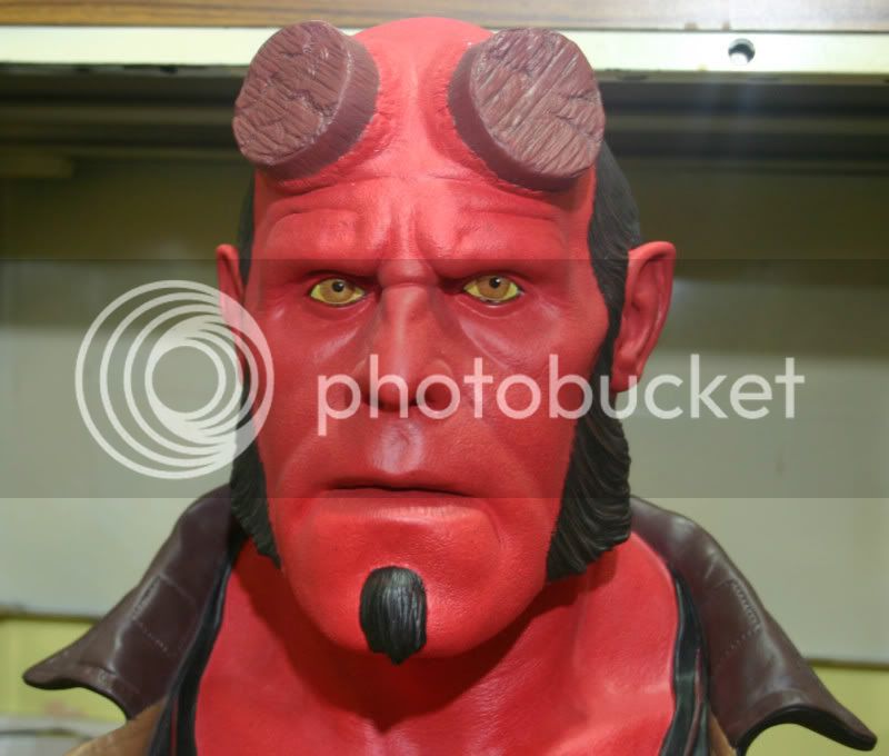 HellboyBust010.jpg