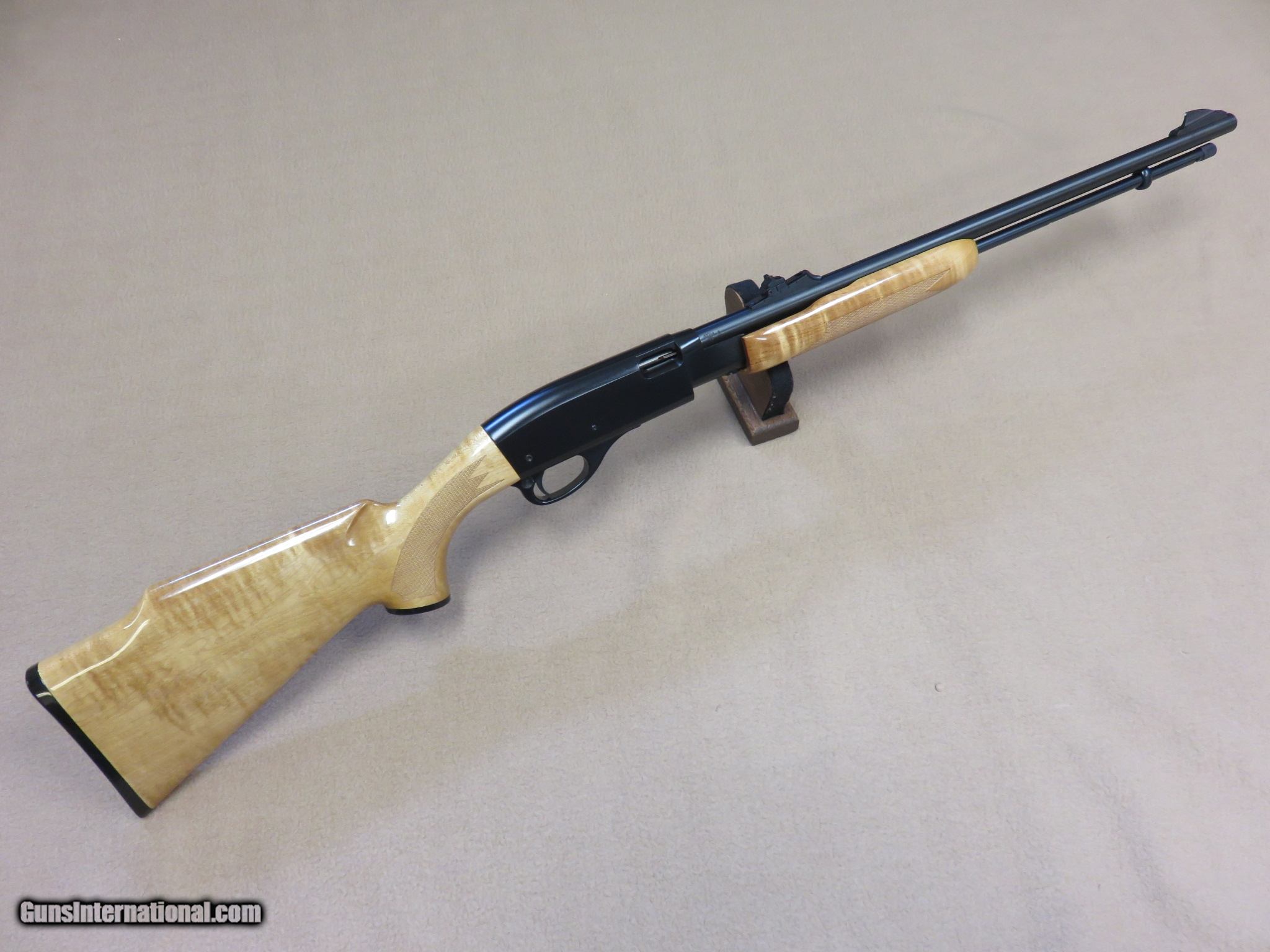 Limited-Production-1993-Remington-Model-572-Fieldmaster-22-Pump-Rifle-w-Factory-Tiger-Stripe-Maple-S_101078900_70986_E096CF9435D3B276.JPG
