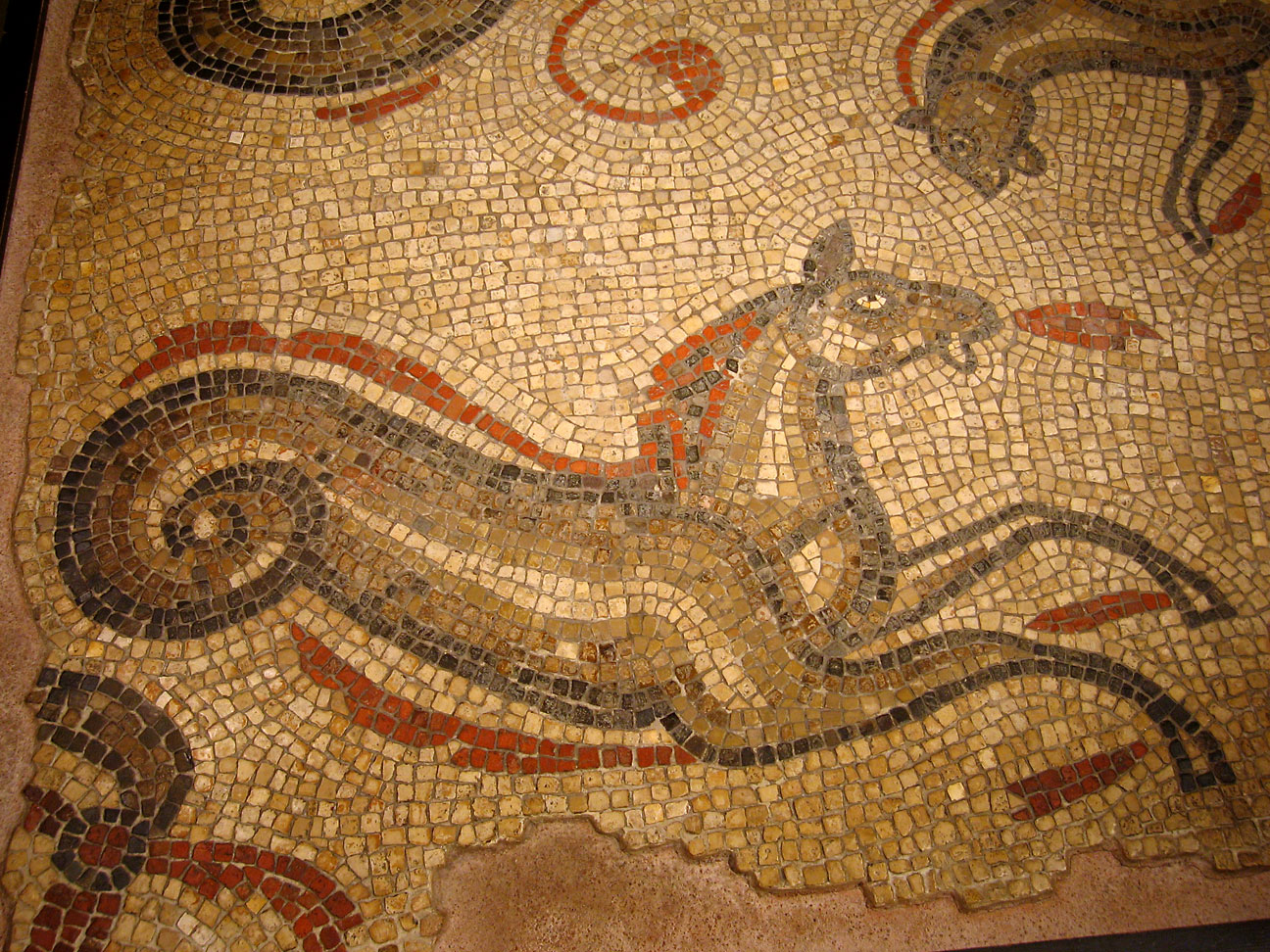 Roman_Baths,_Bath_-_Sea_Horse_Mosaic.jpg