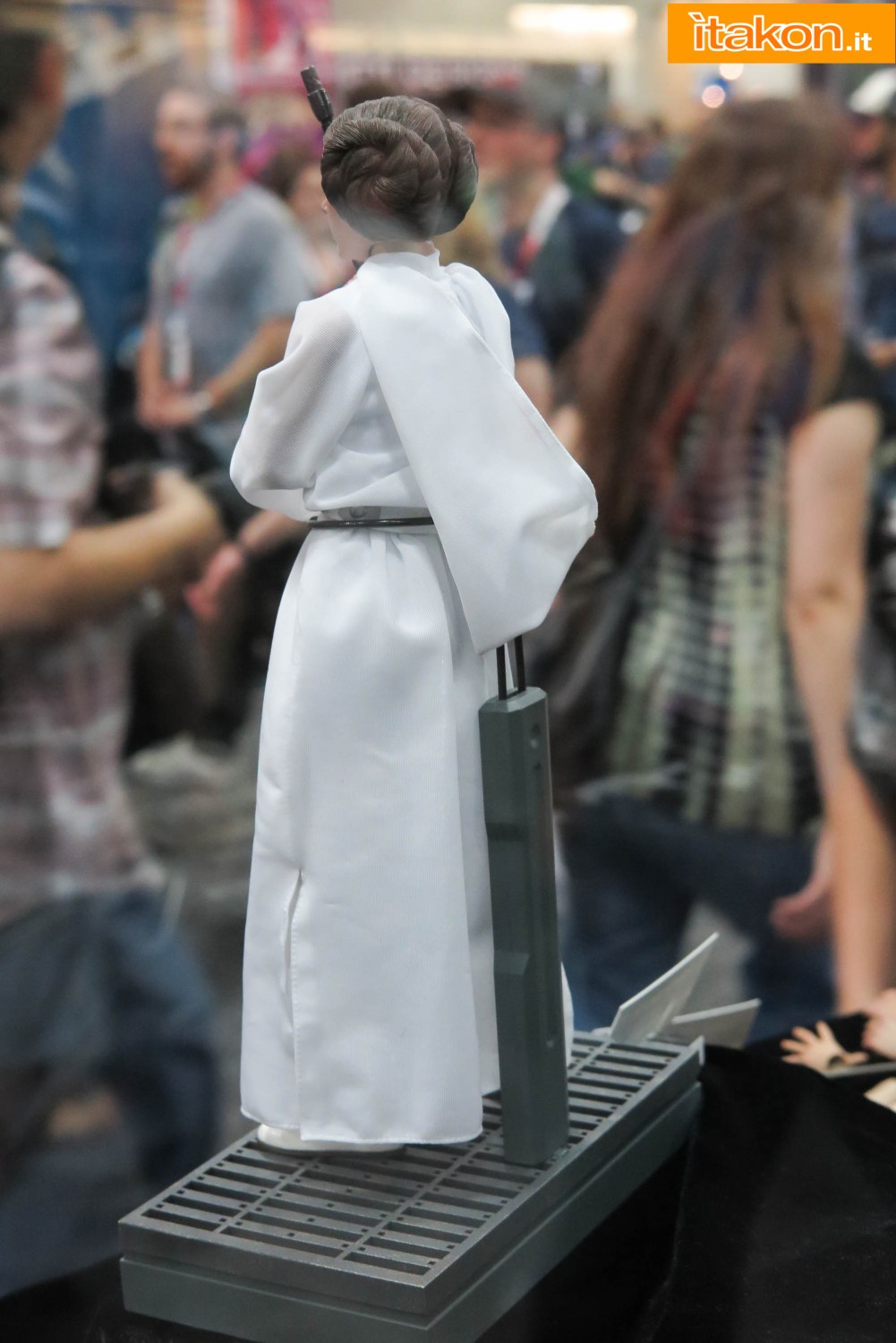 hot-toys-sdcc-2015-6.jpg