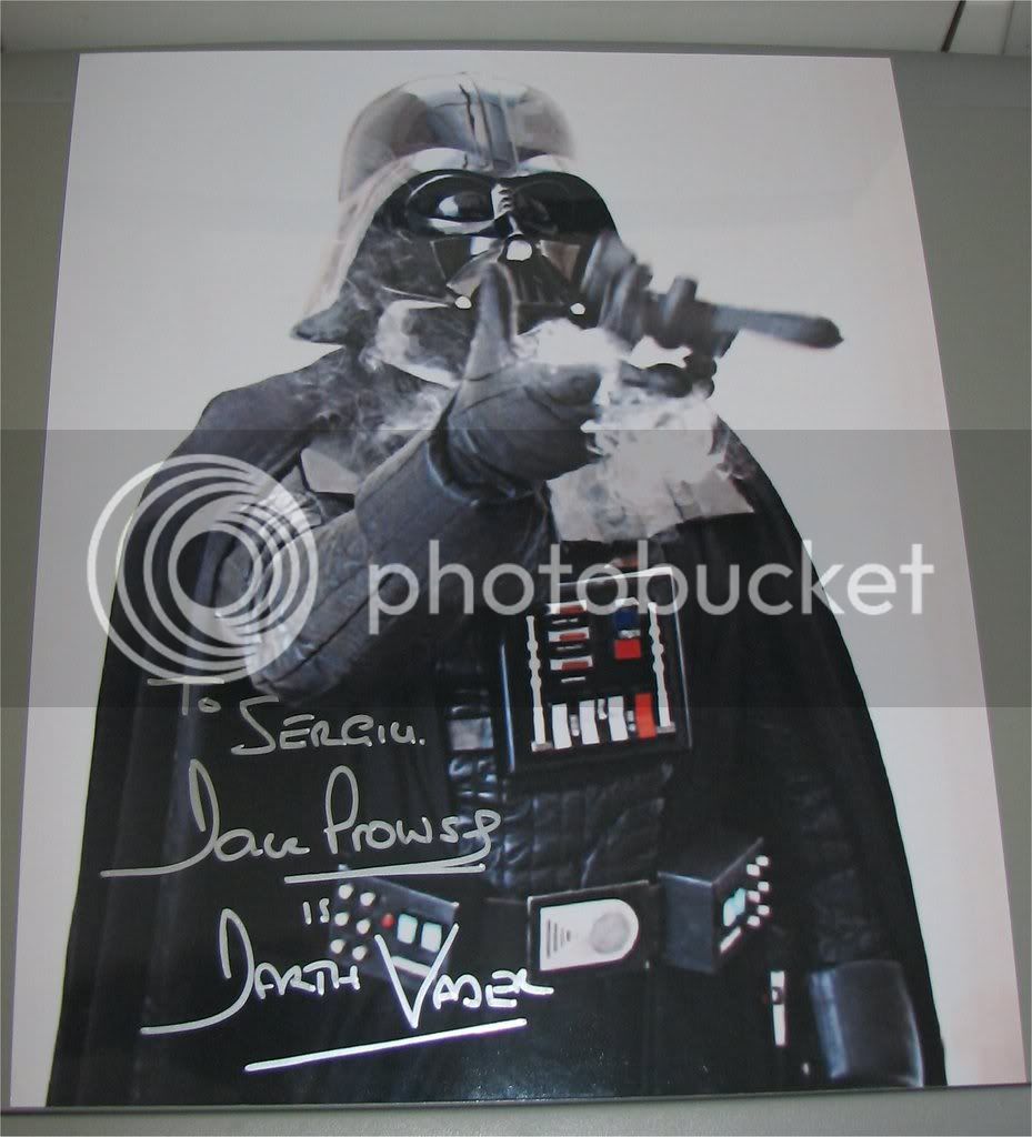 AutographVaderDaveProwse03.jpg