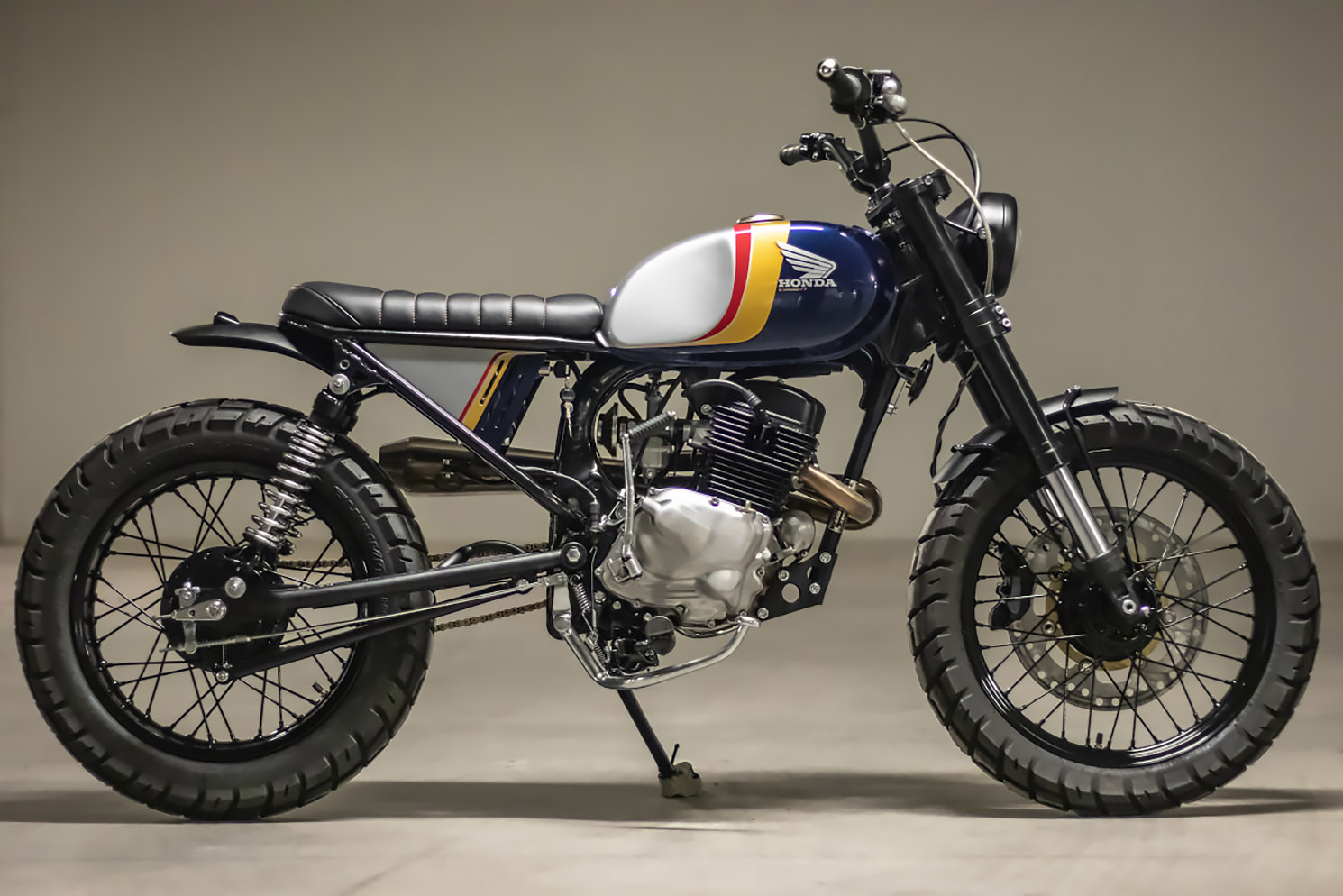 Honda CM200T scrambler by Custommade C.A.