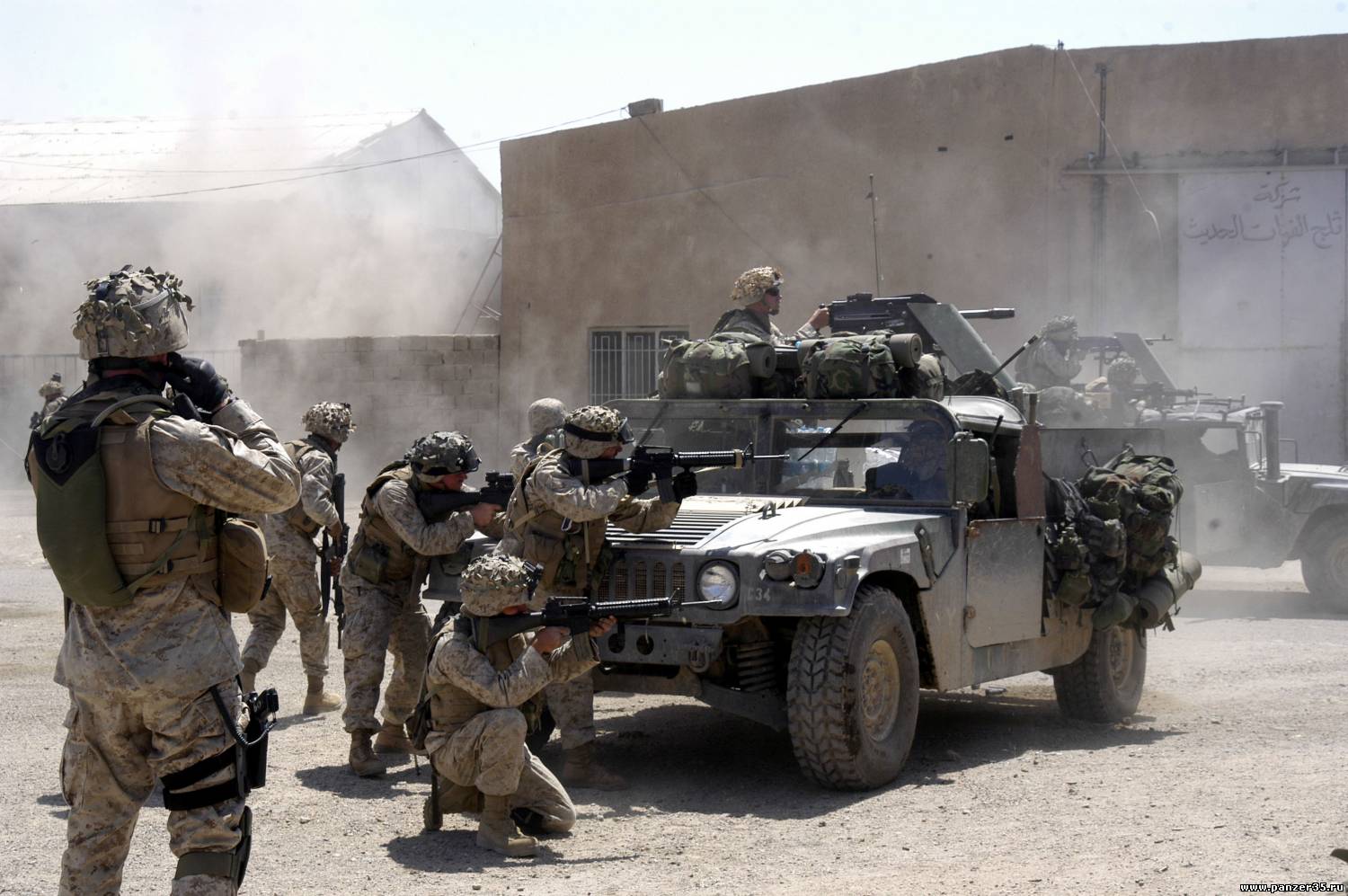 1-5_Marines_in_Fallujah_07_April_204.jpg