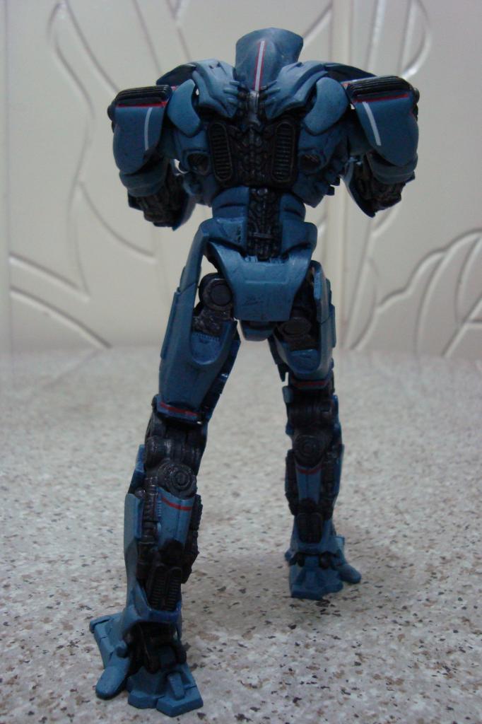 Pacific-Rim-Jaeger-Gipsy-Danger-005.jpg