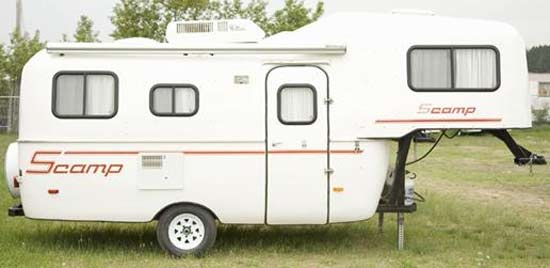 scamp-fifth-wheel-exterior.jpg