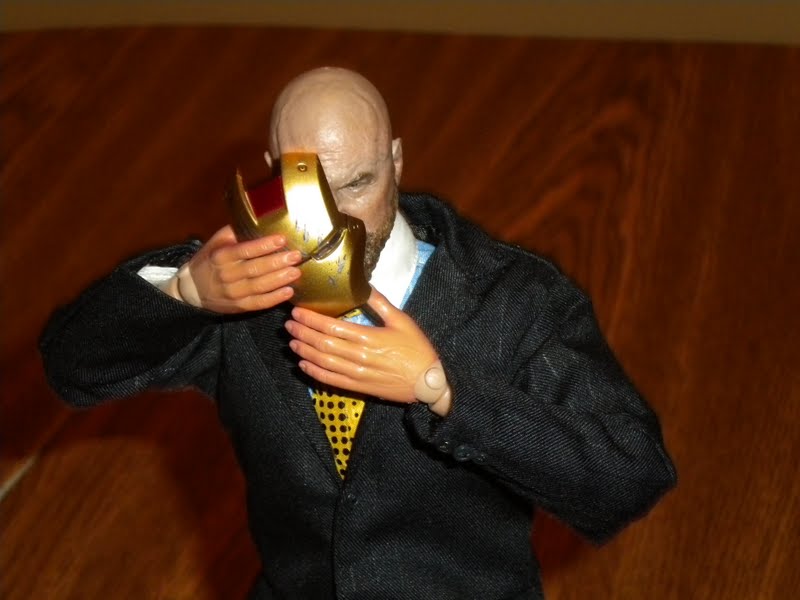 Hot+Toys+Obadiah+Stane+071.JPG