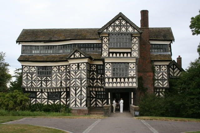 Little_Moreton_Hall.jpg