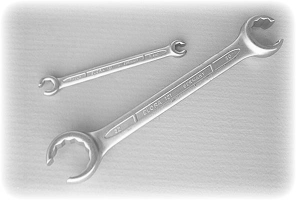 BW_Flare_Wrenches2.JPG