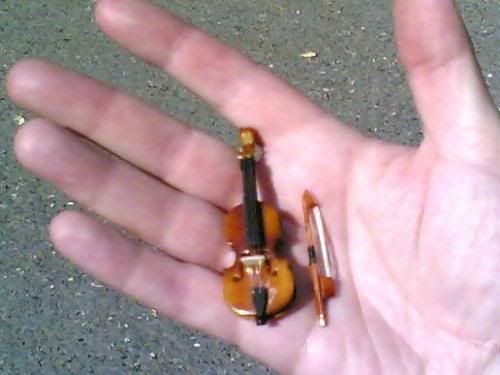 worlds-smallest-violinthumbnail.jpg