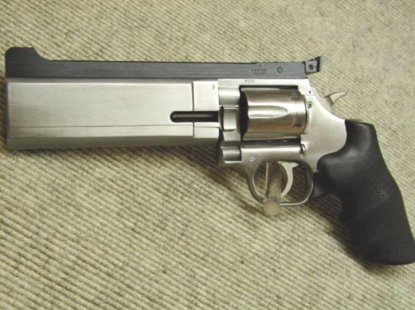 Dan_Wesson_Revolver_DW_PPC_38-357_Mag.jpg