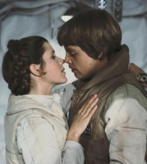 leia_luke_kiss.jpg