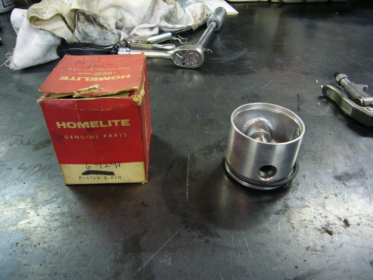 Homelite2000newpiston001.jpg