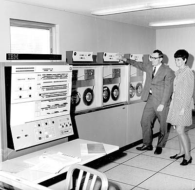 mainframe-computer-circa-1970.jpg