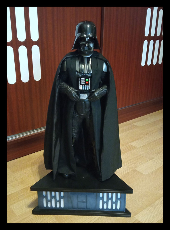 DMD-Darth-Vader-ANH-statue-11.jpg