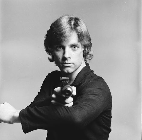 0f4e5bcd81a5bdd4fa3a8a380019acde--star-wars-luke-skywalker-star-wars-.jpg