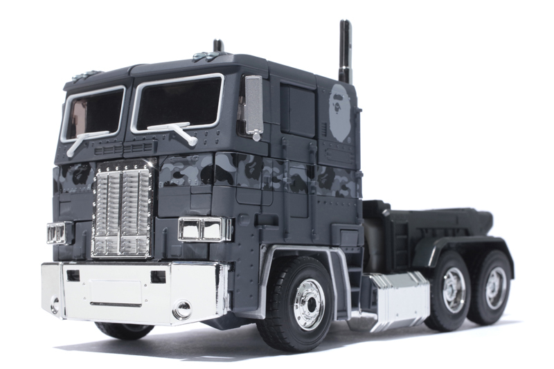 MP-10K-BAPE-Convoy-Black-Camo-Version-4.jpg