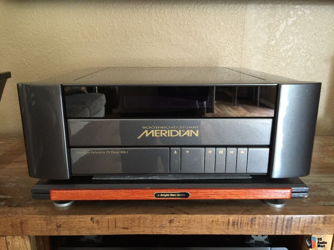 1208306-meridian-8082i-signature-reference-cd-playerpreamplifier.jpg