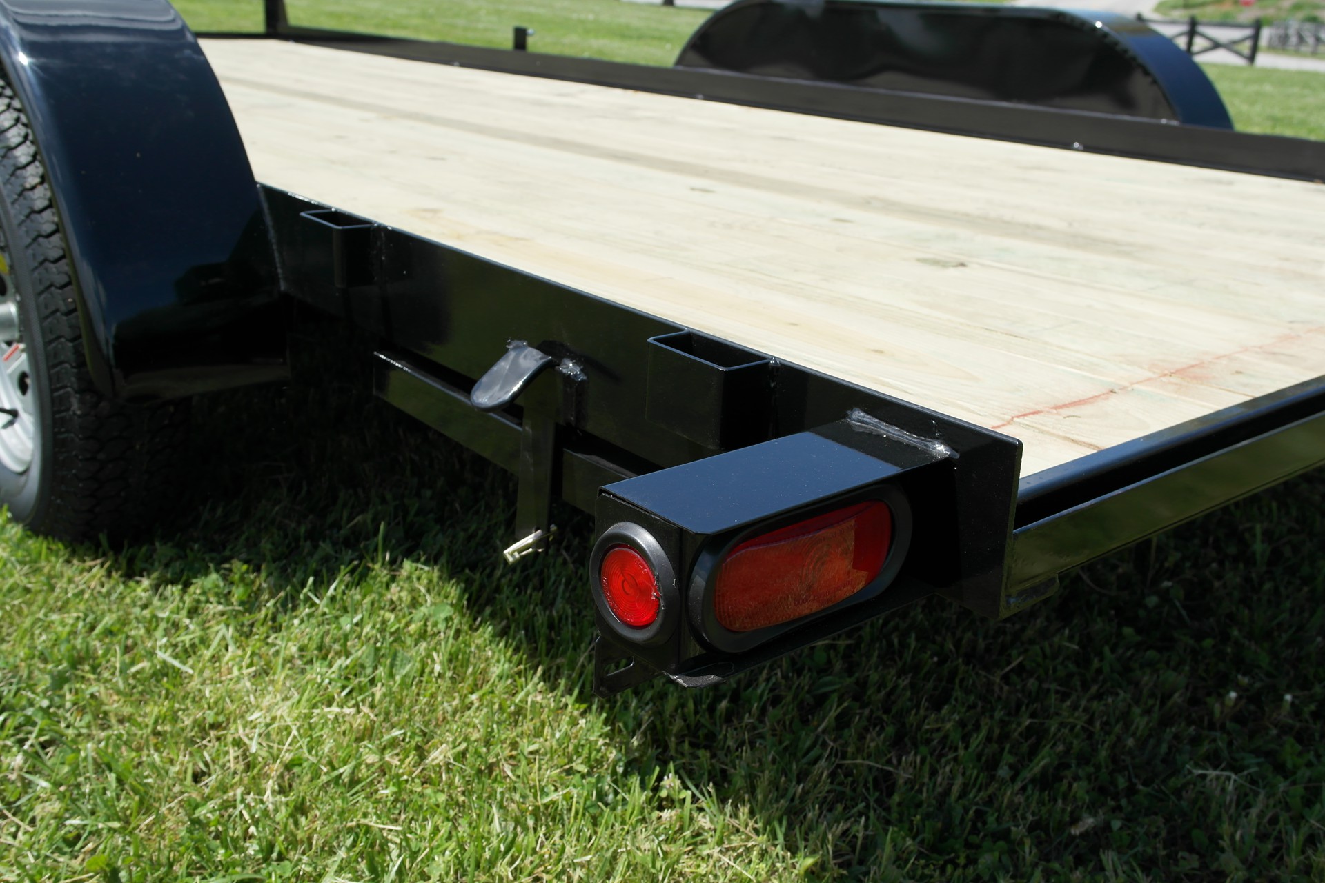 12_flatbed_slide_in_ramps.jpg