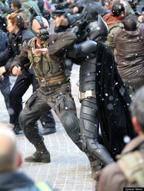 rises-ny-batman-vs-bane-wall-street-battle-05.jpg