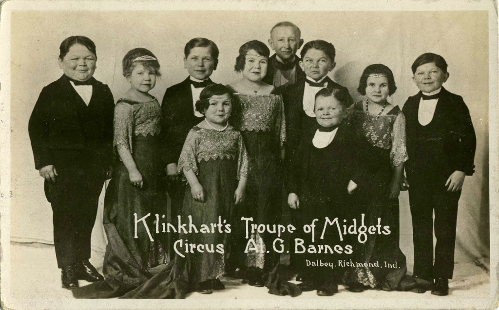 Hans-Kasemann-and-his-Midget-Troupe-1920s-25.jpg