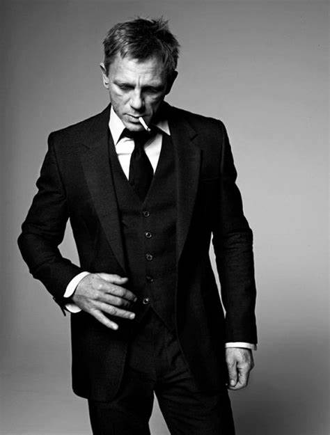 Actor Daniel Craig - FaveThing.com