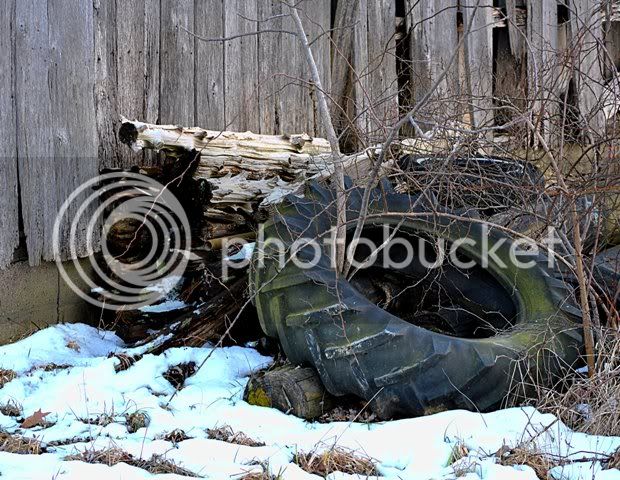 RRBarnfencepoststire.jpg