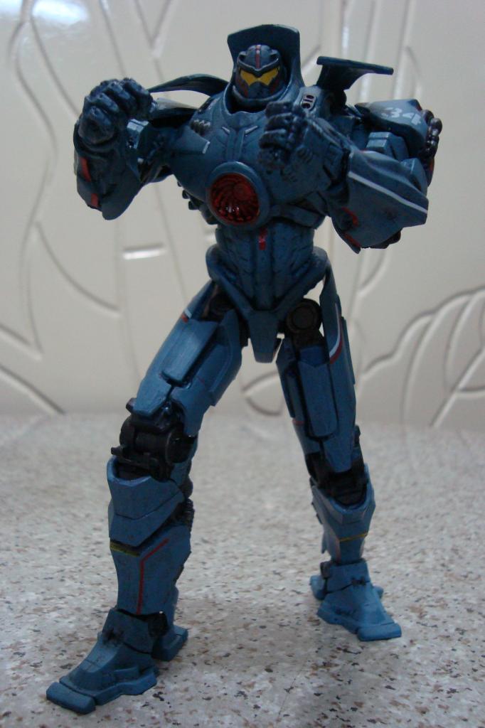 Pacific-Rim-Jaeger-Gipsy-Danger-004.jpg