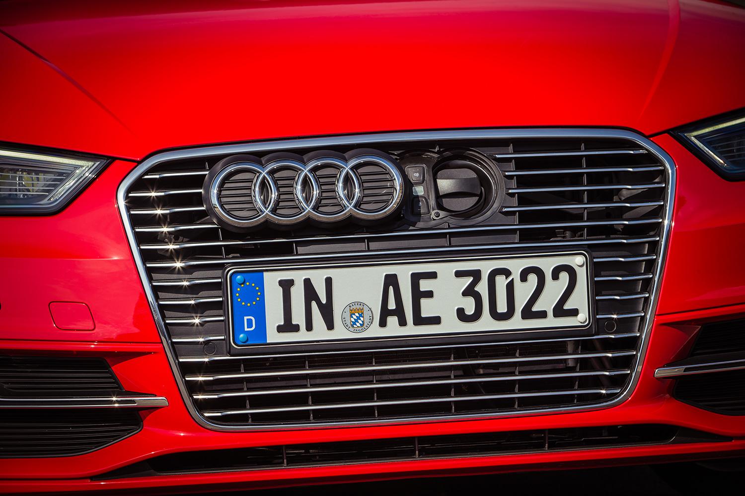 2015-Audi-A3-sportback-e-tron-front-grill-macro.jpg